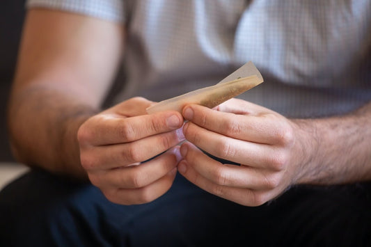 Picture of a Joint, related to smoking weed and hash without tobacco